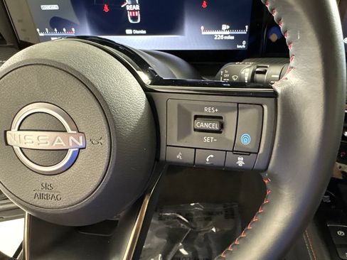 Certified 2025 Nissan Kicks SR FWD image 29