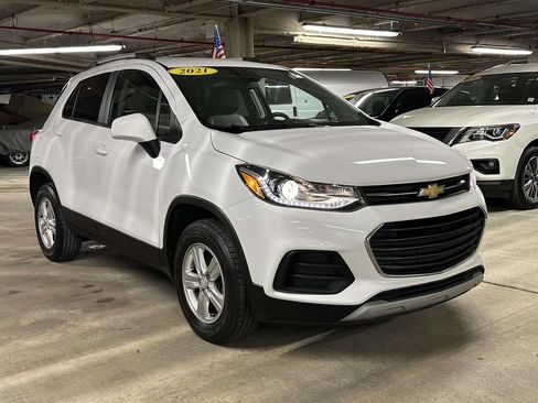 Used 2021 Chevrolet Trax LT AWD/4WD image 10