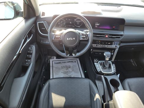 Used 2024 Kia Seltos EX FWD image 10