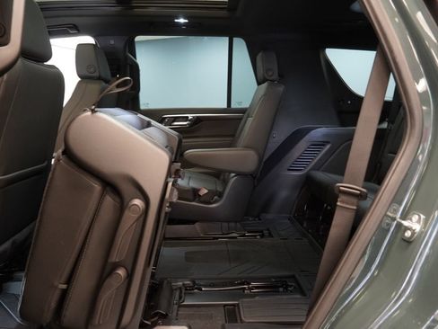 New 2026 Chevrolet Tahoe Z71 w/ Comfort Package AWD/4WD image 32