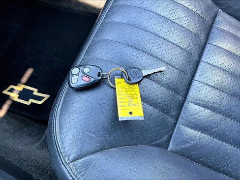 Used 2004 Chevrolet Monte Carlo SS w/ Preferred Equipment Group FWD image 32