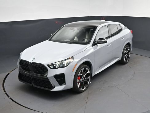 New 2026 BMW X2 xDrive28i w/ Technology Package AWD/4WD image 26
