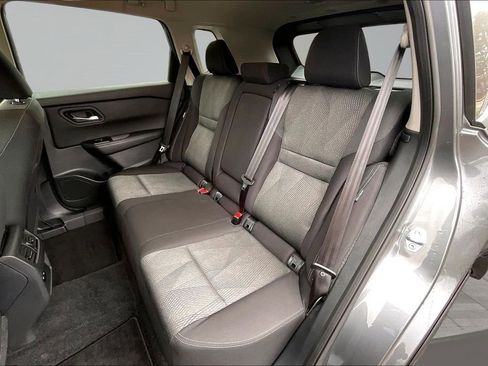 Used 2025 Nissan Rogue SV image 25