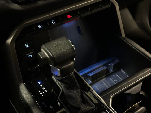 Used 2024 Toyota Tundra Limited image 39