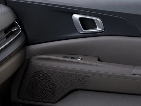 Certified 2026 Kia Carnival SX FWD image 25