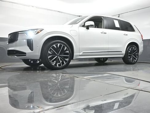 Used 2026 Volvo XC90 T8 Ultra w/ Protection Package Premier AWD/4WD image 36