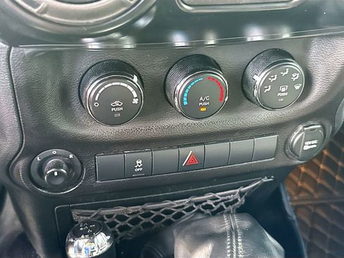 Used 2017 Jeep Wrangler Unlimited Sport image 17