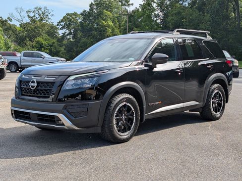 Used 2025 Nissan Pathfinder Rock Creek AWD/4WD image 5
