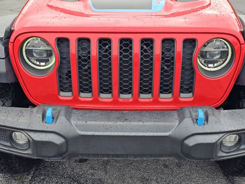 Used 2022 Jeep Wrangler Unlimited Rubicon 4xe w/ Cold Weather Group AWD/4WD image 3