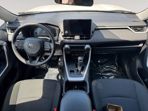 Used 2025 Toyota RAV4 LE AWD/4WD image 10