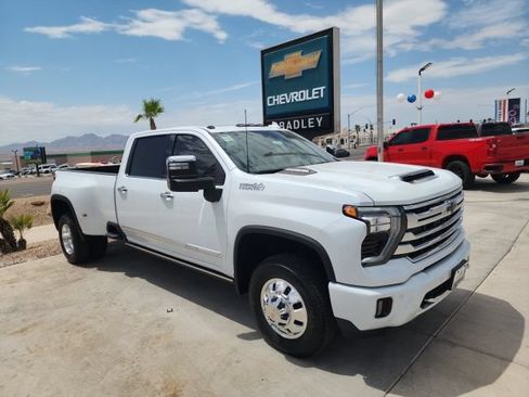 New 2026 Chevrolet Silverado 3500 High Country w/ High Country Premium Package AWD/4WD image 1