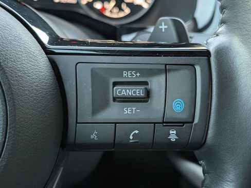 Used 2022 Nissan Pathfinder SV image 23