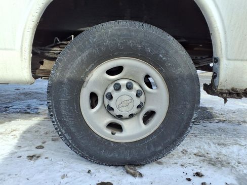 Used 2020 Chevrolet Express 2500 2500 w/ Communications Package image 8