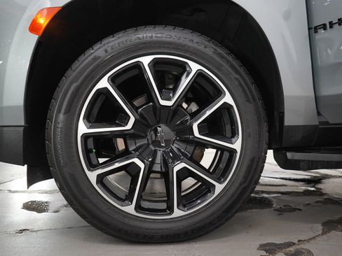 Used 2023 Chevrolet Tahoe RST w/ Luxury Package AWD/4WD image 33