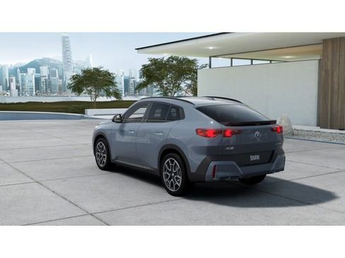 New 2026 BMW X2 xDrive28i w/ Technology Package image 2