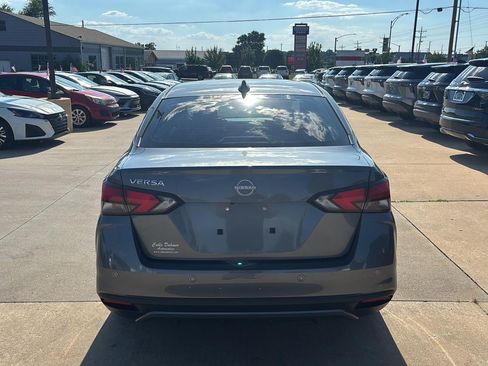 Used 2025 Nissan Versa SV FWD image 5