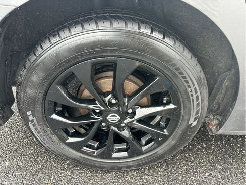 Used 2018 Nissan Sentra S w/ S Midnight Style Package FWD image 19