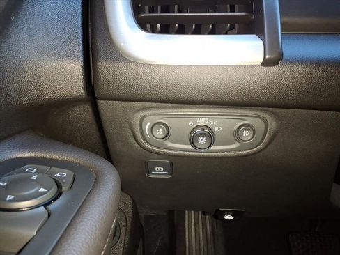 Certified 2022 GMC Terrain SLT image 15