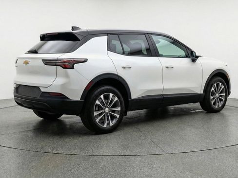 Used 2025 Chevrolet Equinox LT image 9