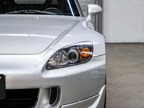Used 2004 Honda S2000 image 38