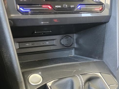 Used 2024 Volkswagen Tiguan SE FWD image 23