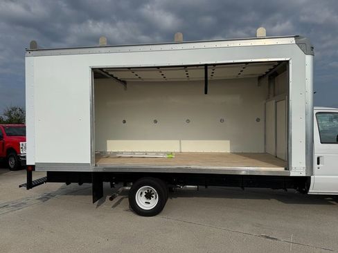 New 2026 Ford E-450 and Econoline 450 Super Duty w/ Power Equipment Group image 5