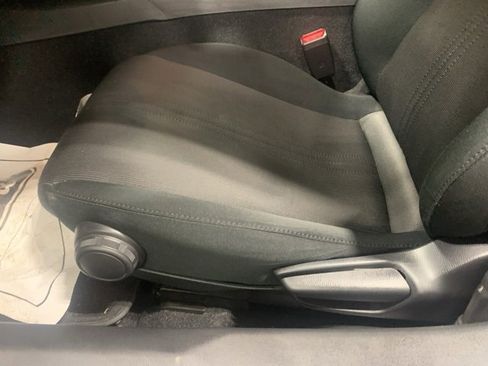 Used 2016 MAZDA MX-5 Miata Sport image 9