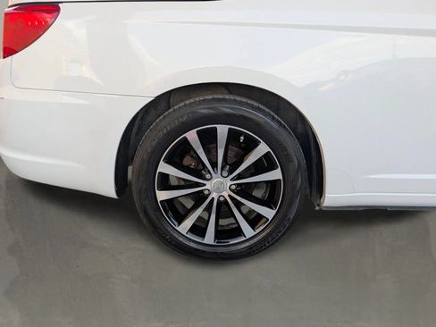 Used 2012 Chrysler 200 S FWD image 6