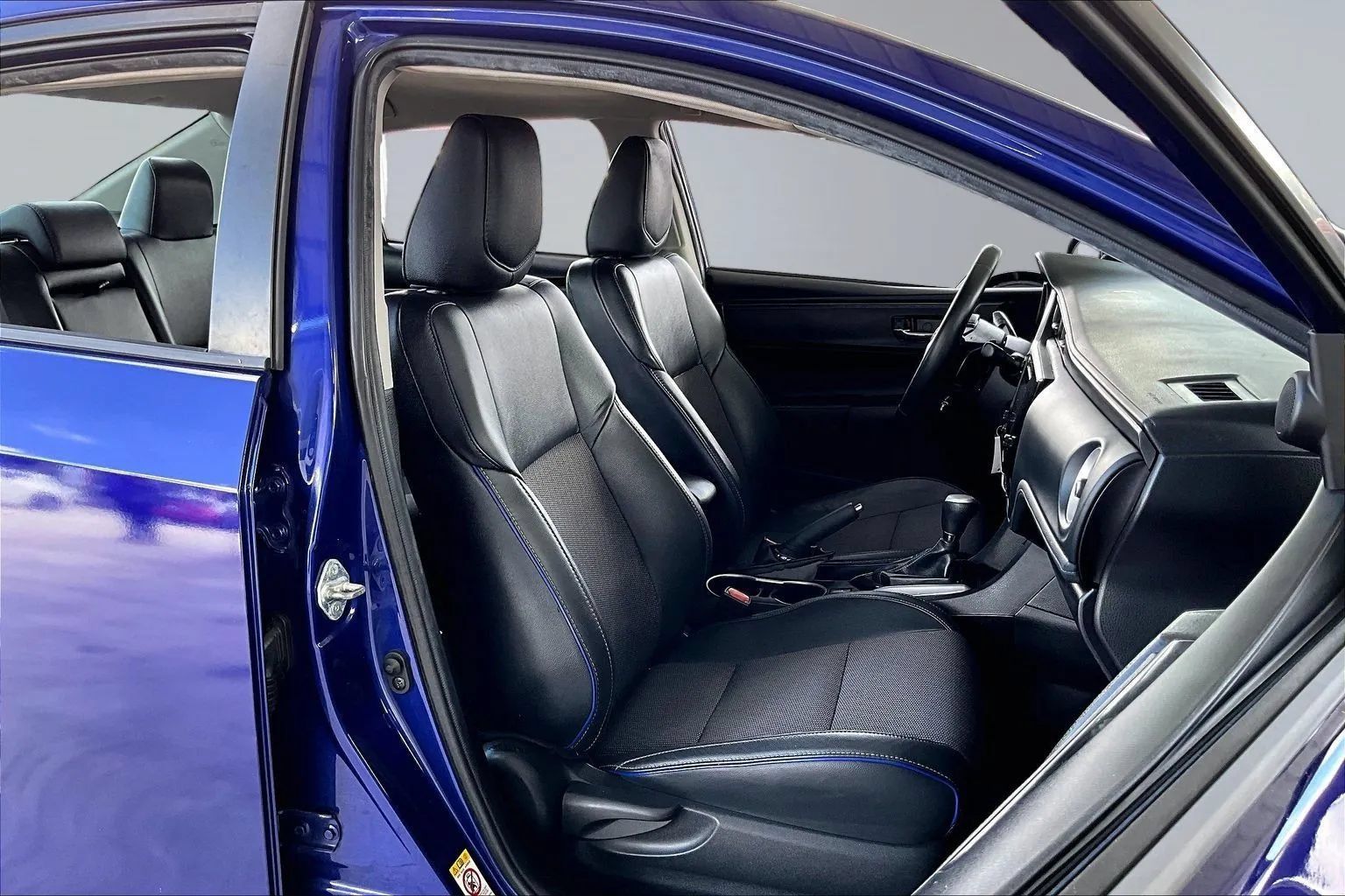 Used 2019 Toyota Corolla SE FWD image 25