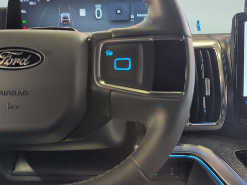 Used 2026 Ford Expedition Tremor AWD/4WD image 16