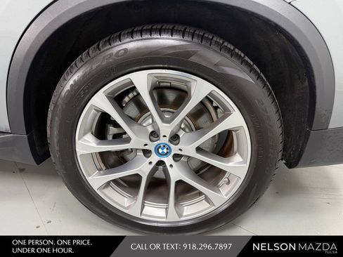 Used 2025 BMW X5 xDrive50e AWD/4WD image 12