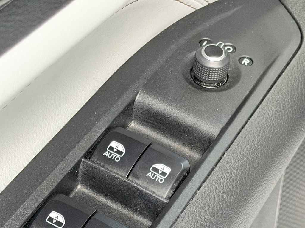 Used 2024 Jeep Compass Limited AWD/4WD image 11