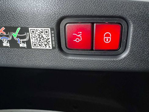 New 2026 Mercedes-Benz E 53 AMG e 4MATIC Sedan image 18