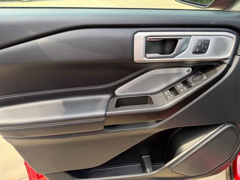 Used 2020 Ford Explorer ST w/ ST Street Pack image 9