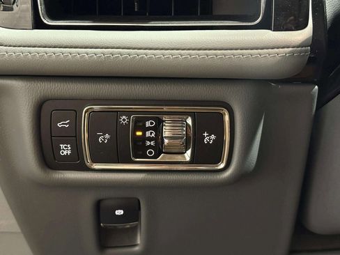 Certified 2023 Lincoln Nautilus Reserve image 10