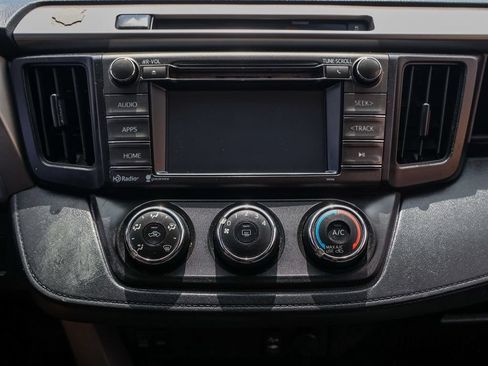 Used 2016 Toyota RAV4 LE FWD image 29
