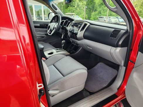 Used 2012 Toyota Tacoma 4x4 Access Cab V6 w/ TRD Off-Road Pkg image 13