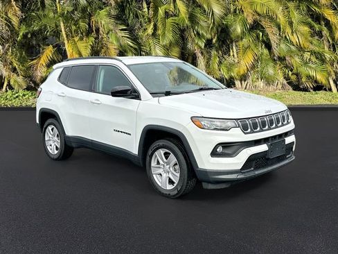 Certified 2022 Jeep Compass Latitude w/ Convenience Group image 2