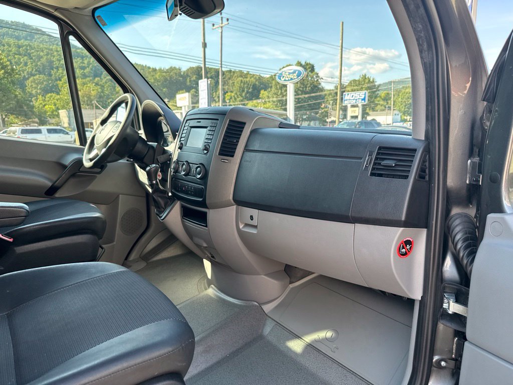 Used 2018 Mercedes-Benz Sprinter 2500 image 11