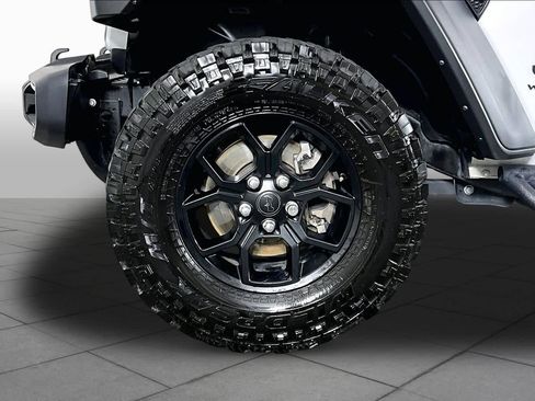 Used 2024 Jeep Wrangler Unlimited Sport AWD/4WD image 10