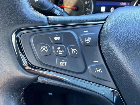 Used 2022 Chevrolet Equinox RS w/ Infotainment Package image 13