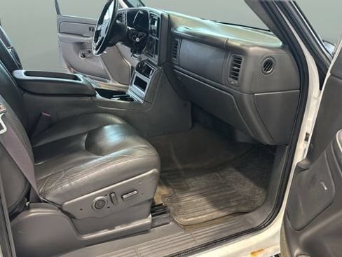Used 2005 Chevrolet Silverado 1500 4x4 Crew Cab w/ Safe And Sound Package image 15