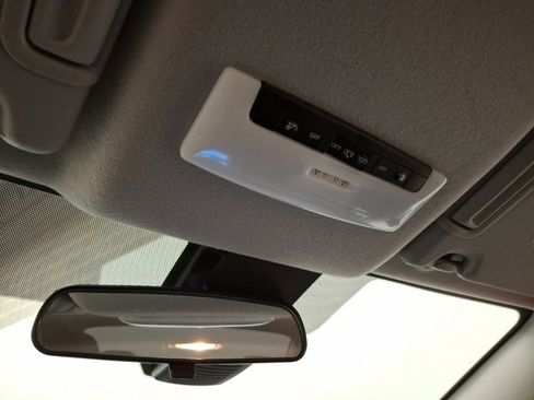 Used 2022 Nissan Versa S image 26