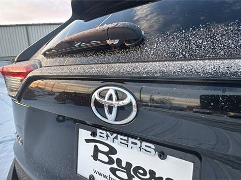 Used 2021 Toyota RAV4 LE image 32