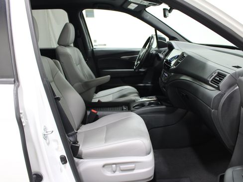 Used 2023 Honda Passport EX-L image 28