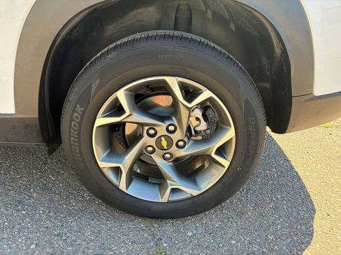 Used 2025 Chevrolet Trax LT image 29