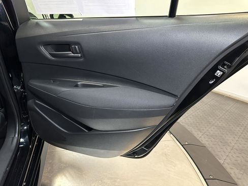 Used 2024 Toyota Corolla LE AWD/4WD image 33