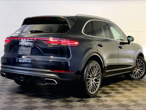 Used 2023 Porsche Cayenne image 7