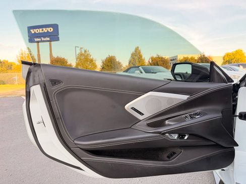 Used 2021 Chevrolet Corvette Stingray Premium Cpe w/ Z51 Performance Package RWD image 31