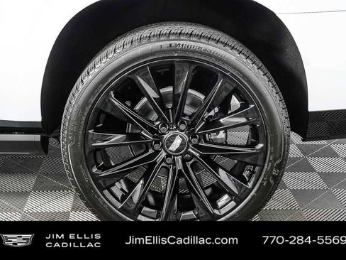 Used 2026 Cadillac Escalade ESV Platinum Sport w/ LPO, ONYX Package AWD/4WD image 39